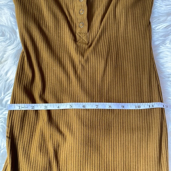 L*SPACE button front built in bra dress - Picture 8 of 9